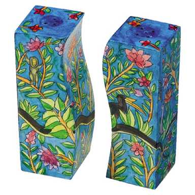 Flowers Fitted Salt & Pepper Shakers